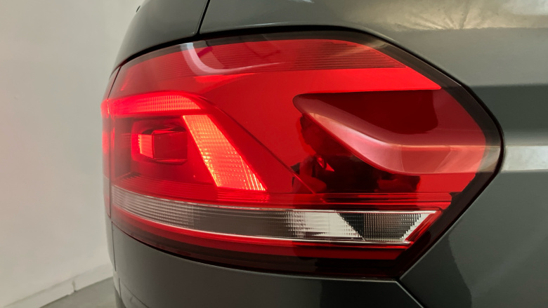 Volkswagen Touran 1.5 TSI EVO SEL 5dr DSG Petrol Estate